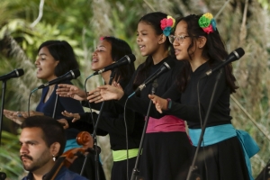 “Un canto a la tierra”