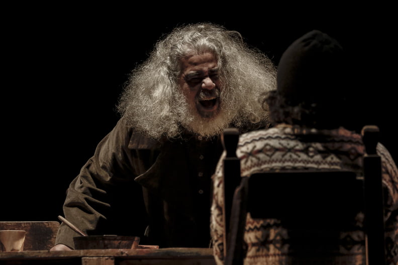 junta personajes reales y ficticios